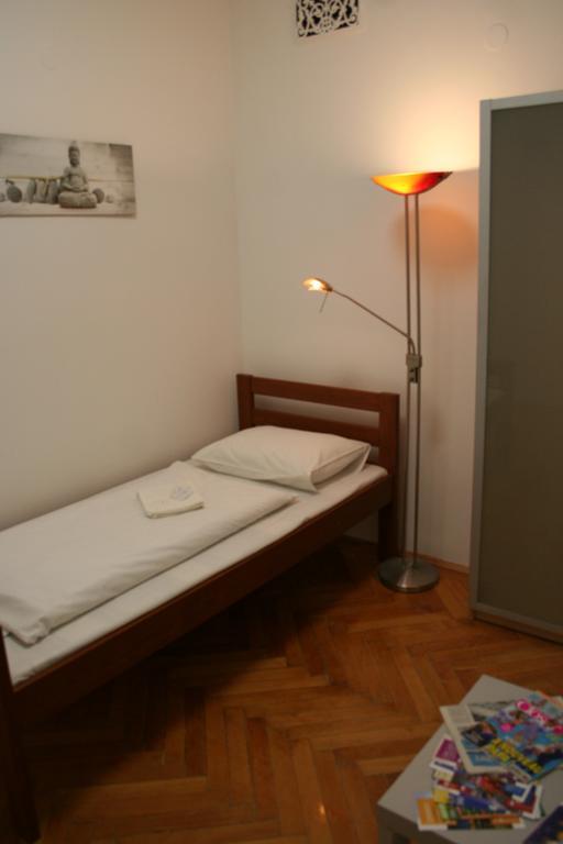 Walking Bed Budapest Downtown Albergue Exterior foto