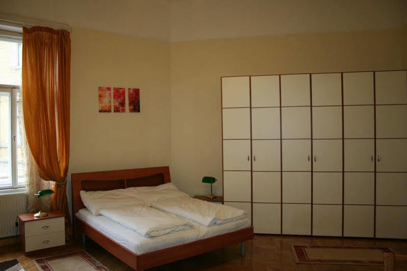 Walking Bed Budapest Downtown Albergue Exterior foto
