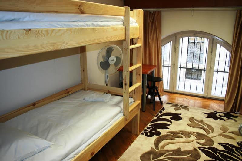 Walking Bed Budapest Downtown Albergue Exterior foto